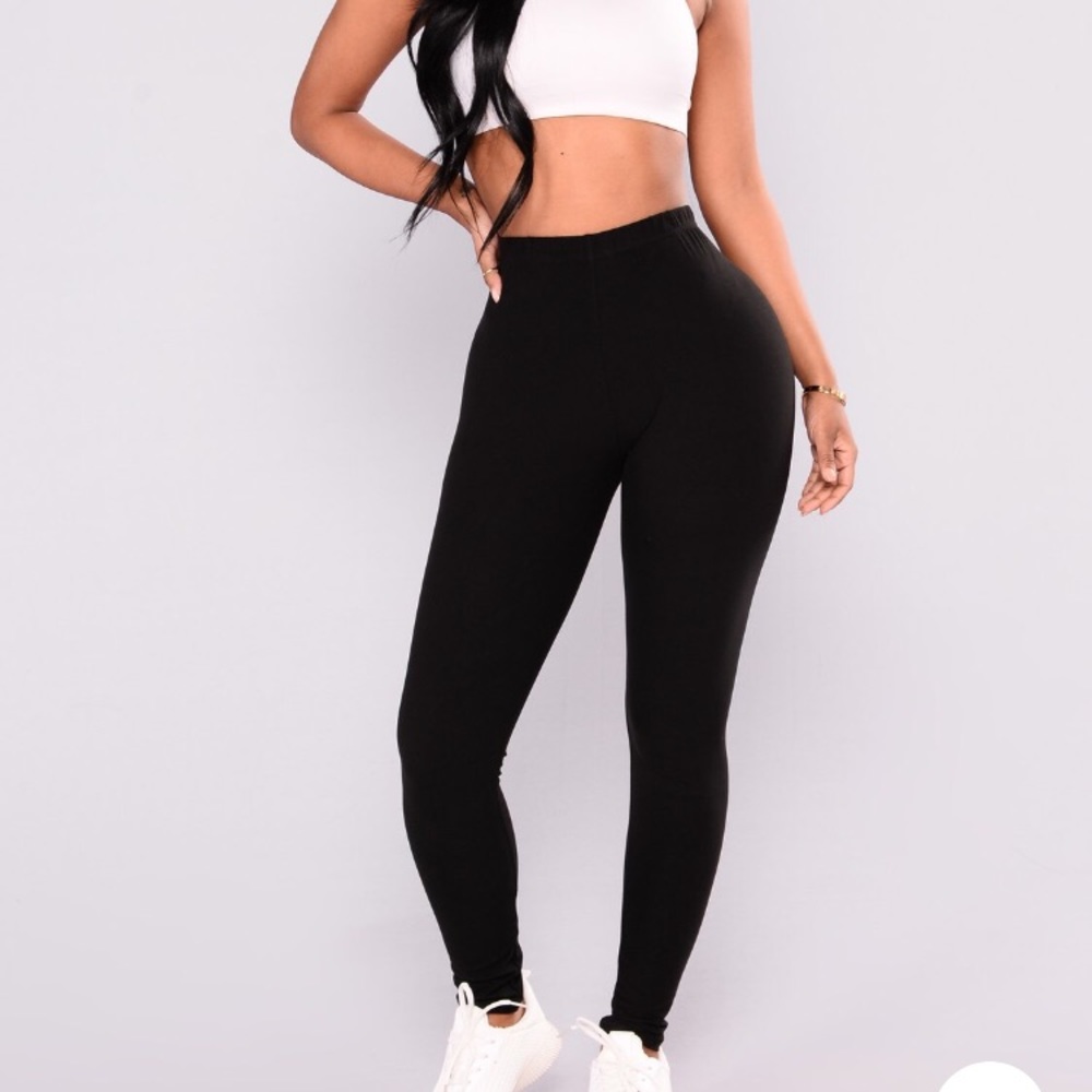 On the daily leggings 🤪TRADES ONLY🤪
